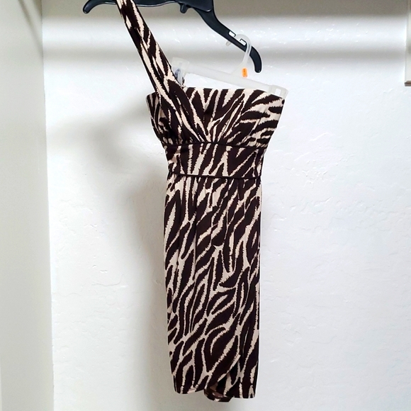 Dress - Picture 1 of 2